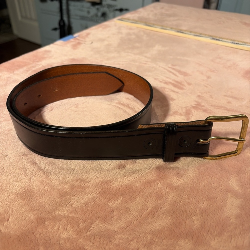 Don Hume B109 Black Leather  Belt Sz 32. Brass Buckle.